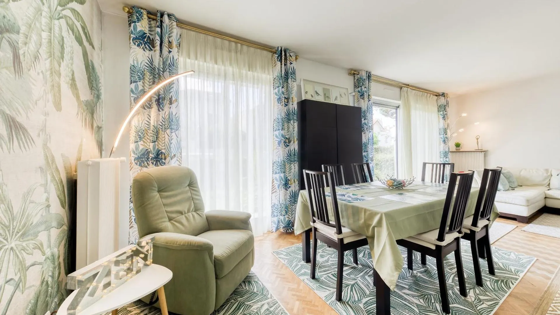 Disponible - 5Mn Paris - Gare A Pied - Jardin Terrasse - 6 Pers - Centre Ville - Proche Tous Commerces Et Transports - Wifi Maisons-Alfort
