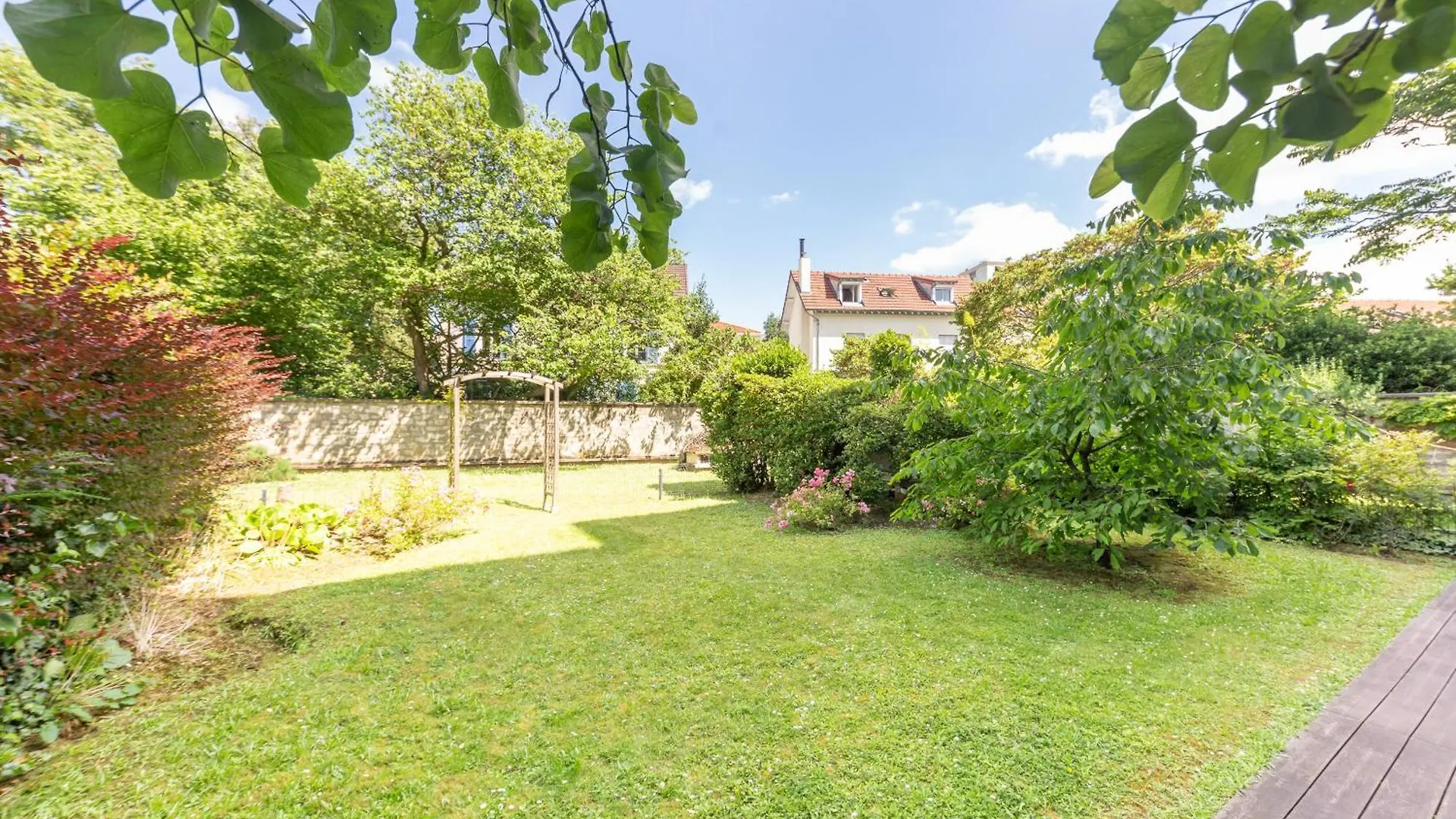 Disponible - 5Mn Paris - Gare A Pied - Jardin Terrasse - 6 Pers - Centre Ville - Proche Tous Commerces Et Transports - Wifi Maisons-Alfort